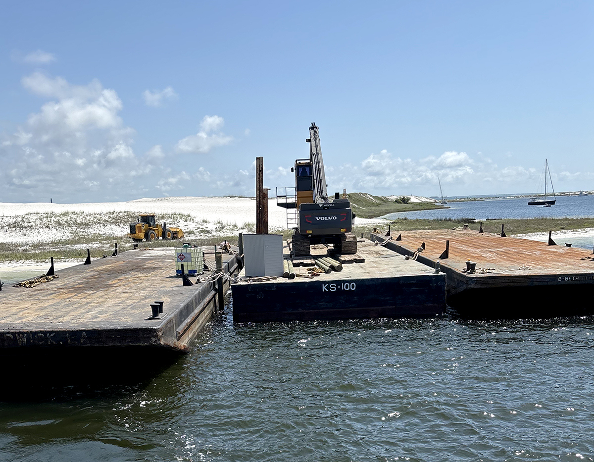 Barges at DA45 Barges at DA45
